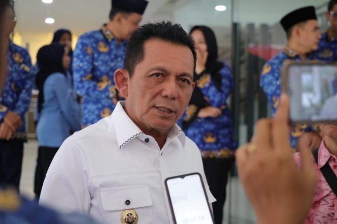 
 Gubernur Ansar Kembali Tegaskan: “Gurindam Dua Belas Tetap Gratis”
